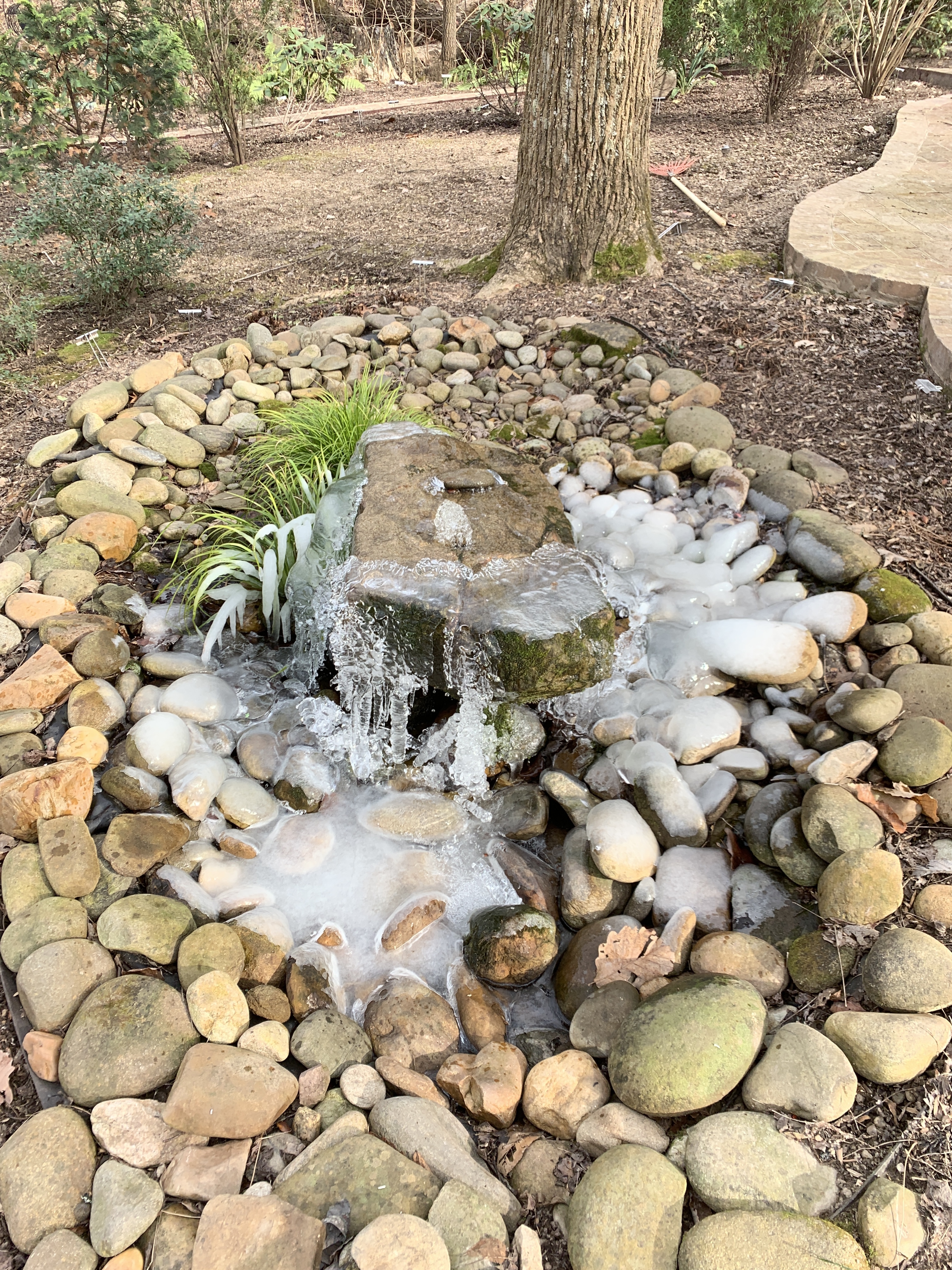 Labyrinth Bubbler Garden Room | Randy Stewart's Garden